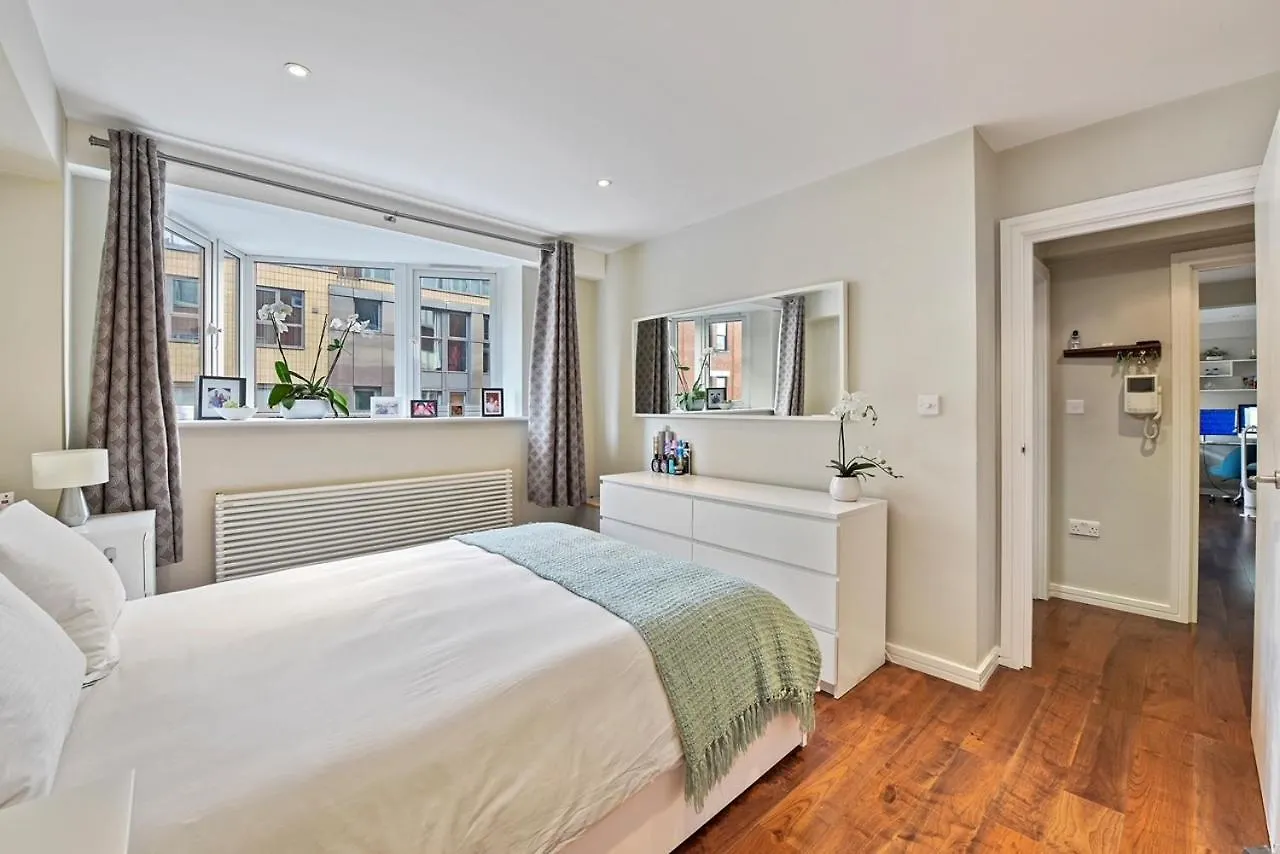 Chic High-End 1Bd Flat - Near Borough Market! London Apartment