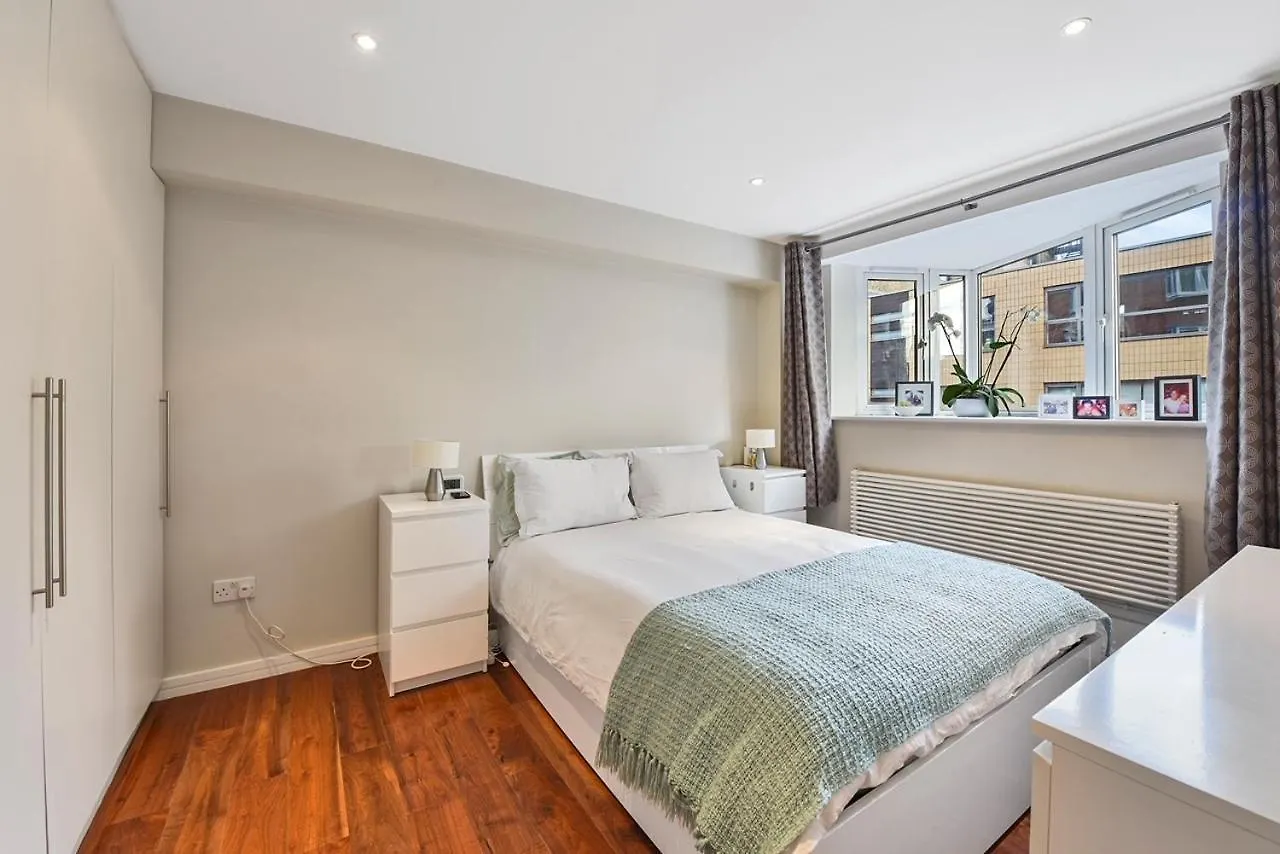 Chic High-End 1Bd Flat - Near Borough Market! Londýn