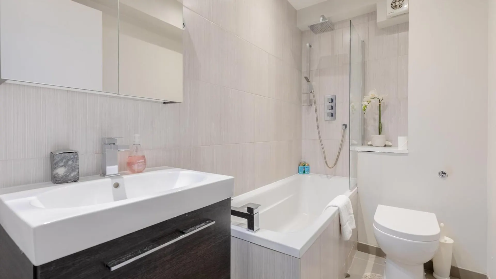 Chic High-End 1Bd Flat - Near Borough Market! Londýn 0*,