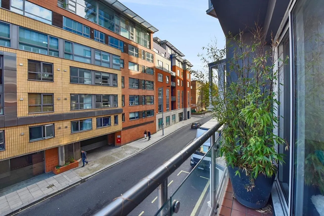 Chic High-End 1Bd Flat - Near Borough Market! Londýn 0*,  Velká Británie
